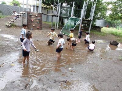 雨の後の贈り物！どろんこ遊び